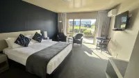 The Suites Ashburton Hotels near Annie's Country Quilt Store
