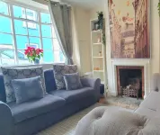 Inviting 2-Bed Cottage in Windsor Hotels near Eton College