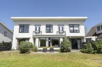 Beautiful Seaside Retreat Hotels near Bungalowpark Eldorado