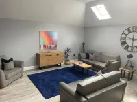 The Store, Luxury modern conversion with open plan living - Sleeps 4 Hotels in Wick