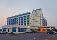 Travelodge by Wyndham Avenel Woodbridge