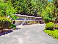The Fainting Couch Hotel di Lake County