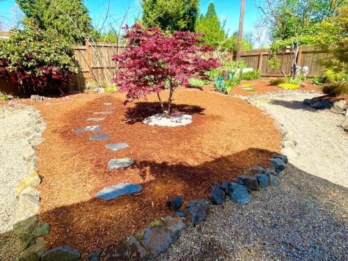 Eugene Ranch Colorful 50's Ranch in the Heart of Eugene, Eugene - Best Rates ...
