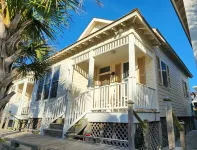 Luxury Clean House Sleeps Families of 9 Steps from Ocean Atlantic Beach & Pool