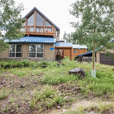 Mountain Cabin w/VIEWS in Brian Head, Utah! Fun to be had Winter, Summer & Fall!