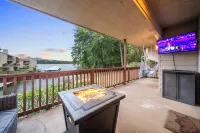 Modern Hot Springs Lakefront Condo