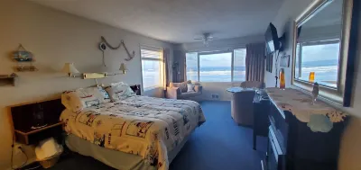 Sea Horse Suite at the Sea GypsyTwo Large Windows to View the Beach