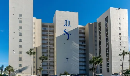 Book Your Beach Vacation! Penthouse Unit with Stunning Views of Destin!