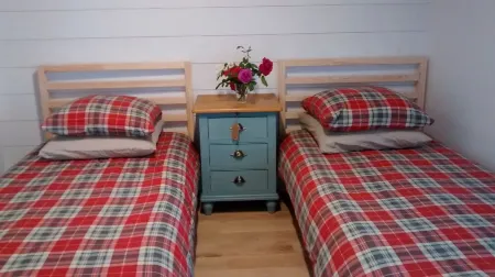 Charming renovated stone cottage in quiet area with garden and terrace. Sleeps 4 Отели в г. Плелен-Тригаву