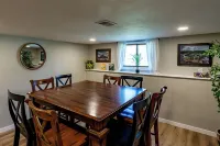 Packerland 3 Bedroom 2 Bath Near Lambeau/Airport