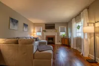 Renovated Home in Marietta, OH- close to downtown "Our Cozy Corner"