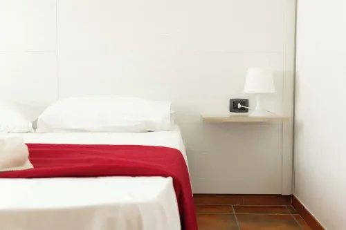 APARTMENT IN VILLA 200 METERS FROM THE SEA WI FI CAR RENTAL UC