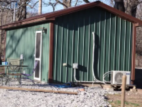 Studio Cabin on Grand Lake near Bernice State Park53996 E 270RD, Afton OK 74331 特拉華縣酒店