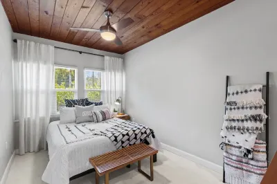 Boho Chic~ A perfect family vacation home, minutes from Sanibel Island Hotel in zona Edison & Ford Winter Estates