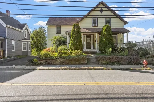 Victorian 4BR/2BA Modern Home