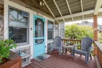 Easy Beach access, HOT TUB, kid & pet-friendly playroom. 3 Bedrooms, Sleeps 7-8