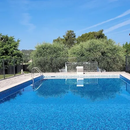 Beautiful Provencal Stone Villa with Large Pool and Pool House