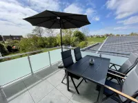 Windward modern new-build apartment near the beach *Wallbox*