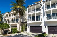 Luxurious 4 Bedroom Beach Villa steps from Hollywood Beach