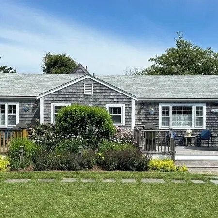Walk to Town! Bike or Bus to Beach! Charming Cottage on Quiet, Private Lane