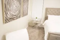 The Cosmopolitan Edmond: Modern & Stylish New Home