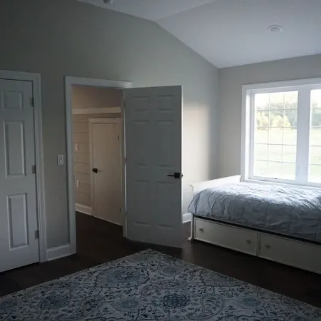 New Barn Apartment on 55 acres/waterfront Отели в г. Паскуотанк