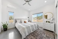 Whistling Cloud: DesertStars. NPark. Hottub