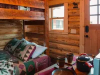 The Bunkhouse at J&J Cabins 萊姆哈伊縣酒店