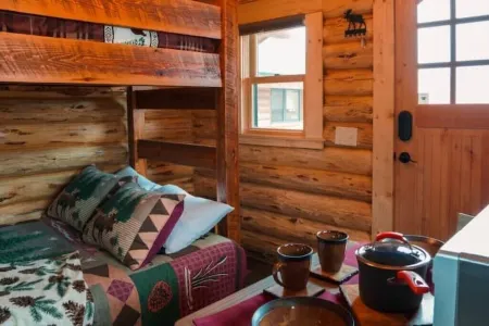 The Bunkhouse at J&J Cabins