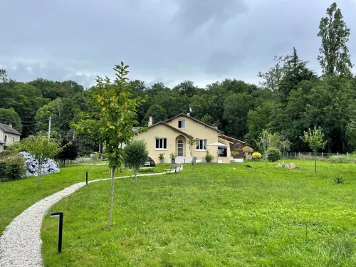 Nature Villa with 25m Swimming Pool Between Forests and the Pyrenees