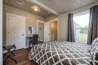 The Flynn- Cute & Cozy Home on Main St, Luray - right downtown! Chef available Hotels in Luray