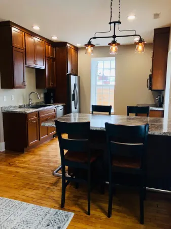 Mona K's-Big Green Rental