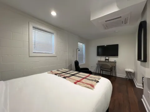 1BR Near DT & Mountain Goat Cafe