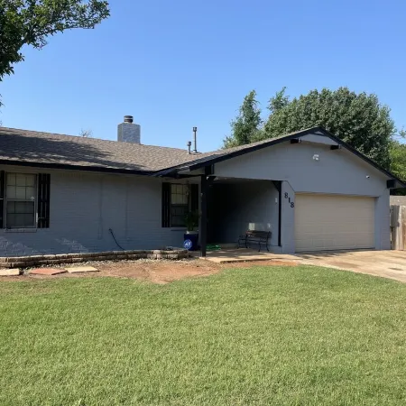Beautiful renovated home within 3miles of OU. Easy access to I-35.