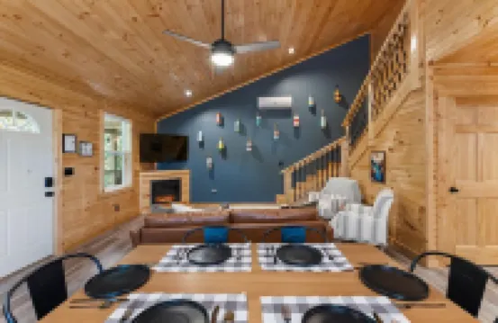 Riverfront Cabin~Sleeps 18~Private River Boat Ramp~20 Min drive Lake Cumberland