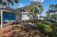 "Bella Vue" - 5 Star Premier Hosts, with Golf Cart, Marina/Fireworks View