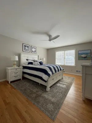 Spacious 4BD family home in Mystic - walk to downtown shops and restaurants
