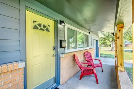 The Marvelous Manor Отели рядом с достопримечательностью «STASH»