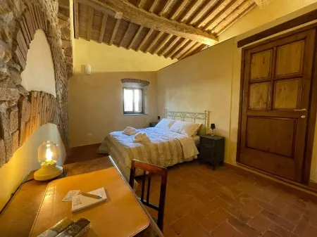 Characteristic apartment in historic 1300s tower Отели рядом с достопримечательностью «ARCI La Romola»