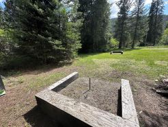 Up River Getaway. Complete 30/50 RV Site. Hike, Fish, Float, Relax!