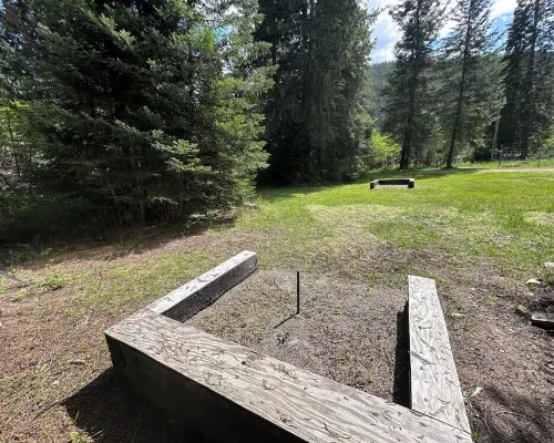 Up River Getaway. Complete 30/50 RV Site. Hike, Fish, Float, Relax! Hotels in Shoshone County