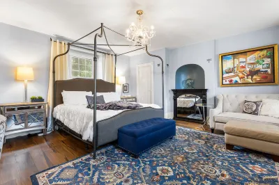 Stay in Historic Bucks County FarmhouseSleeps 18 -13 beds, 5 baths, 2 kitchens