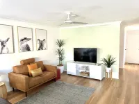 Great Location - 5 mins to beach, Shops, Cafes & Restaurants