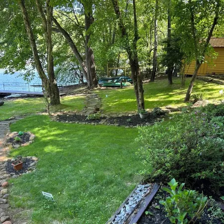 Private Dock, Mountain View, Lake Front, 2 kayaks, 2 SUPs, 1 canoe, Hot tub