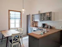 Renovated historic apartment - bright and spacious