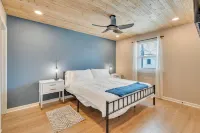 Waterfront, King Suite, Fully Stocked, Minutes from New Orleans, Pets Welcome