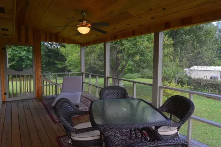 Tallulah House - A remodeled home place now available for short time rental.