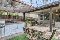 Luxury 3bd/2ba Roseville Home Hot Tub & Game Room Các khách sạn gần Michael G Chez, M.D.