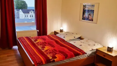 Close to the beach and with sea views, apartment in a quiet, central location فنادق في Gohren