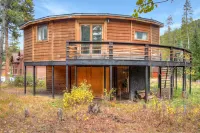 Cozy dome cabin in Blue River forest 7 min to Breck. Pet friendly! On bus route!